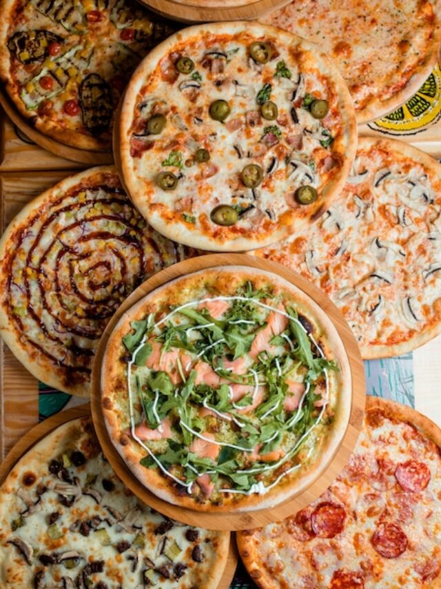 pizzas-set-table-top-view_140725-5386